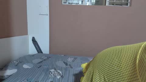 NaughtyCakexxxx online show from December 2, 5:46 am