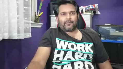 Snapshot of naughtydesicock chatting on January 2, 1:17 am sakhtlaundaz online show from January 2, 1:17 am