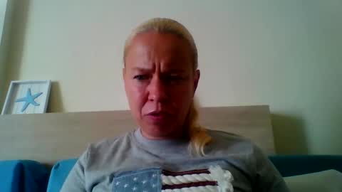 naughtyjennyblondeuk online show from April 16, 1:56 pm