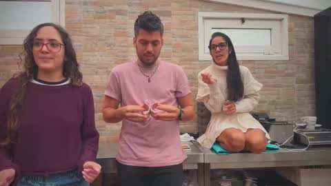 ANDREA STEPH  MIKE online show from October 21, 8:37 am