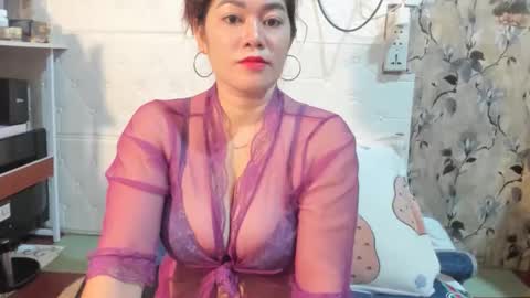 Snapshot of naughtymhavz chatting on November 4, 1:27 am marvie mhavz online show from November 4, 1:27 am