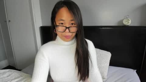 Gigi Chu  online show from October 18, 12:17 pm