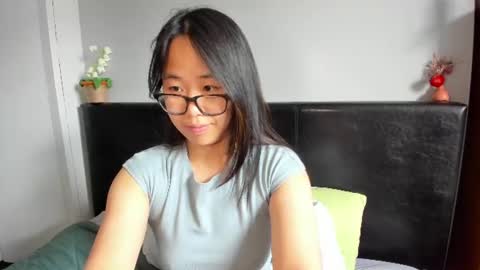 Snapshot of naughtynerdygirl chatting on June 21, 10:18 am Gigi Chu online show from June 21, 10:18 am