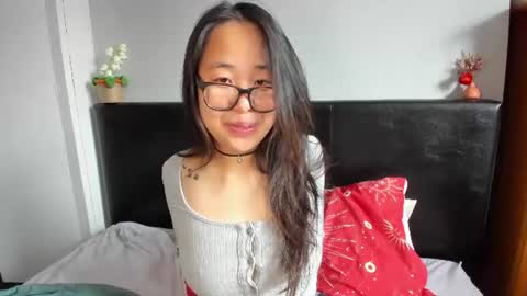 Snapshot of naughtynerdygirl chatting on June 27, 10:09 am Gigi Chu online show from June 27, 10:09 am