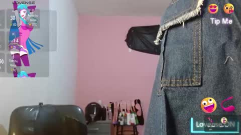 naughtyplayass online show from December 18, 6:35 pm