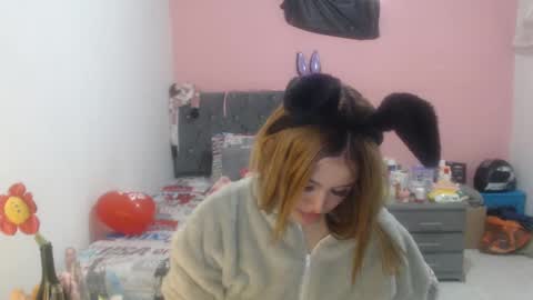 naughtyplayass online show from March 12, 4:35 pm