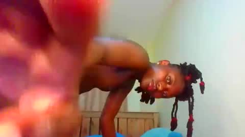 Snapshot of naughtyqueen12 chatting on October 17, 1:42 am naughtyqueen12 online show from October 17, 1:42 am