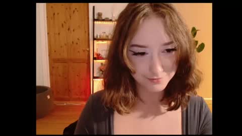 Ella - Naughty Rapunzel online show from December 28, 10:13 pm