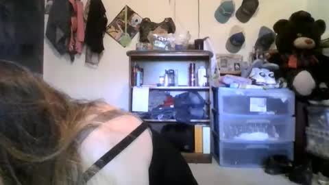 Snapshot of naughtyred25 chatting on November 7, 2:28 pm naughtyred23 online show from November 7, 2:28 pm