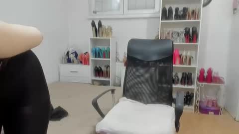 naughtysabine1 online show from April 4, 12:57 pm