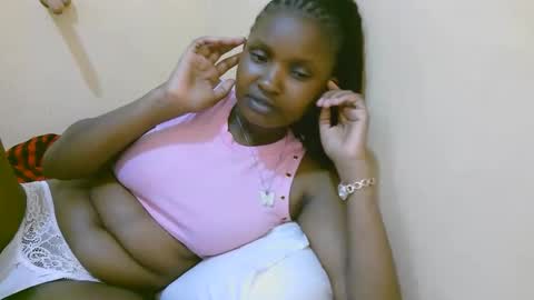 naughtyqueen online show from October 19, 12:06 pm