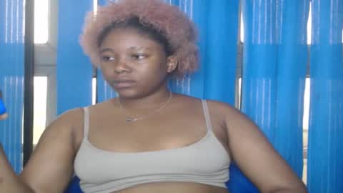 Snapshot of naughtyxpussyx chatting on September 29, 8:08 am naughtyxpussyx online show from September 29, 8:08 am