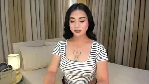 naughtyy_hunk_niel online show from July 3, 8:21 am
