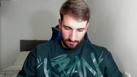 Snapshot of naugthy18boy chatting on January 17, 8:33 pm Nico online show from January 17, 8:33 pm