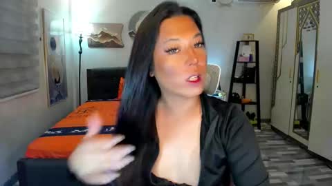 Snapshot of naugtycummer69 chatting on December 1, 5:01 am JAY online show from December 1, 5:01 am