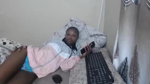 nawtylarissa_ online show from October 17, 7:27 pm