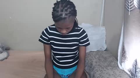 nawtylarissa_ online show from November 17, 11:38 am