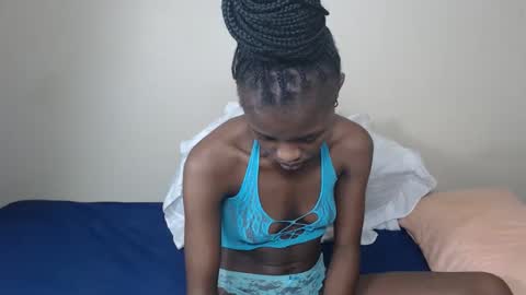 nawtylarissa_ online show from November 28, 6:43 pm