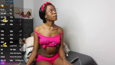 Snapshot of nayah_dussa1 chatting on February 25, 2:47 am Vane broadcast 6 pm to 1 am Colombia time online show from February 25, 2:47 am