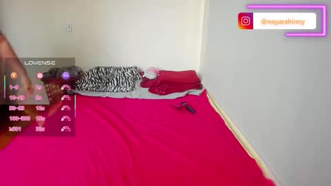 nayara_hinny online show from April 22, 6:53 pm