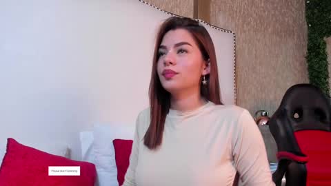Mia  online show from September 30, 4:17 am