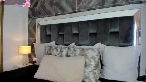 Snapshot of naylagrey chatting on March 17, 11:46 am online show from March 17, 11:46 am