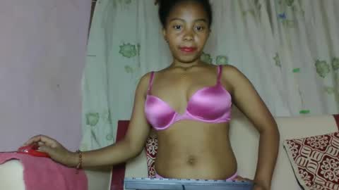 nayrah12 online show from November 22, 7:24 pm