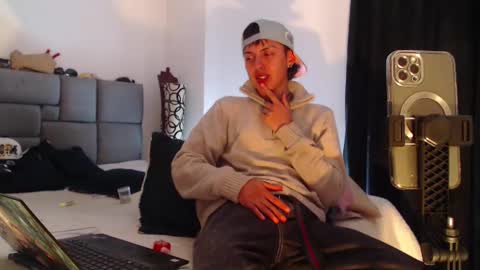 Im Nayton online show from October 17, 12:14 am