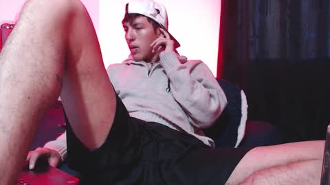 Im Nayton online show from November 11, 11:10 am