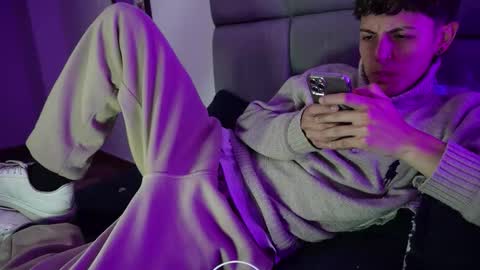 Im Nayton online show from January 18, 3:21 am