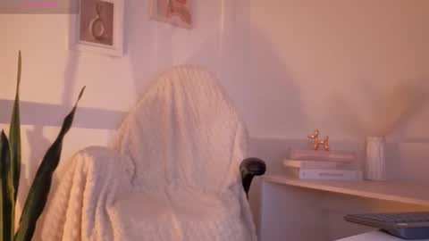 Snapshot of nebetcolin chatting on February 6, 8:34 pm Hellen online show from February 6, 8:34 pm