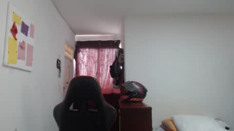 Snapshot of nebyula_star chatting on February 18, 9:09 pm Nebyula online show from February 18, 9:09 pm