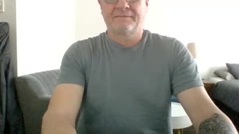 neckdown12 online show from September 20, 10:00 pm