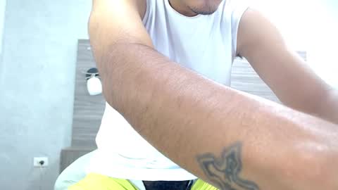 Snapshot of necolas_reyes chatting on November 24, 9:47 pm NICOLAS online show from November 24, 9:47 pm