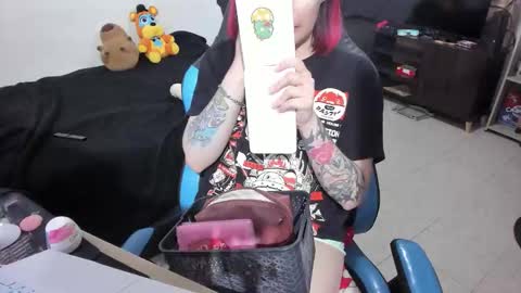 Geek Nicole    im Neeko UwU online show from January 17, 7:28 pm