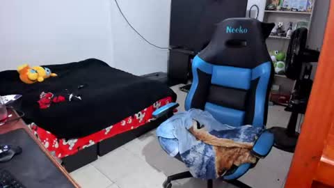 Geek Nicole    im Neeko UwU online show from July 3, 11:38 am