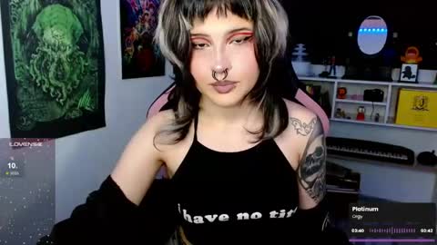 Snapshot of neena_nyx chatting on May 17, 3:04 am Neena Nyx online show from May 17, 3:04 am
