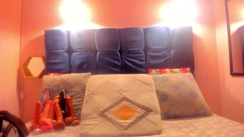 Snapshot of neferet_opal chatting on February 19, 12:06 am neferet_opal online show from February 19, 12:06 am