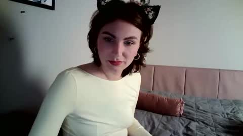 Snapshot of nefertiti_queen chatting on October 13, 8:20 pm nefertiti_queen online show from October 13, 8:20 pm