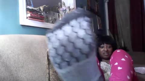 nefertitibank online show from July 15, 2:06 am