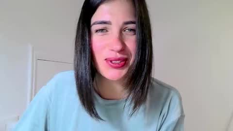 Neferutt online show from November 5, 7:03 pm