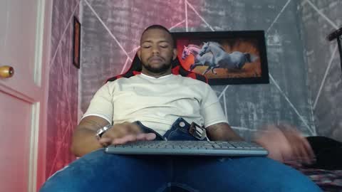 negritomeloso_k18 online show from January 19, 2:21 pm