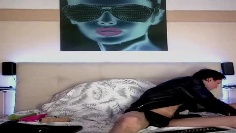 Snapshot of neha3835 chatting on May 17, 8:27 pm Tusipotter online show from May 17, 8:27 pm