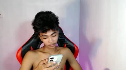 Snapshot of neil_asian69 chatting on October 31, 8:15 am neil_asian69 online show from October 31, 8:15 am