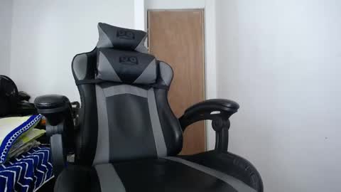 neitan___ online show from February 9, 3:43 am