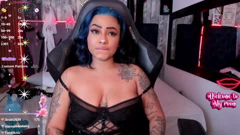 Miah online show from December 9, 3:44 pm