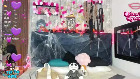 Miah online show from October 28, 11:36 am