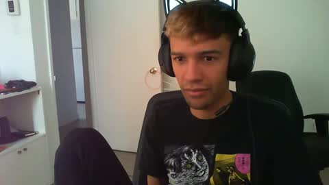 Snapshot of nekotano chatting on September 18, 5:04 pm Buck online show from September 18, 5:04 pm