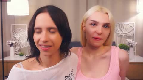 Snapshot of neldabestwick chatting on March 3, 10:15 pm Histori online show from March 3, 10:15 pm