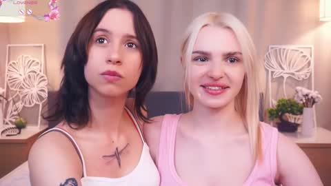 Snapshot of neldabestwick chatting on March 5, 7:21 pm Histori online show from March 5, 7:21 pm